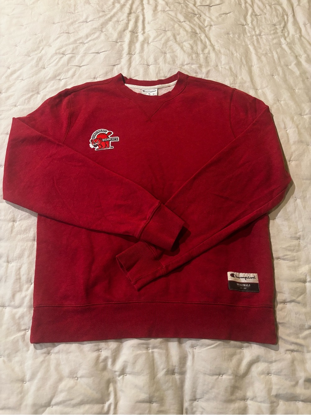Champion Men's Red Crewneck Sweatshirt with Small Logo Patches1110
